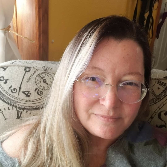 Meet your Posher, Dina - Picture 3 of 3